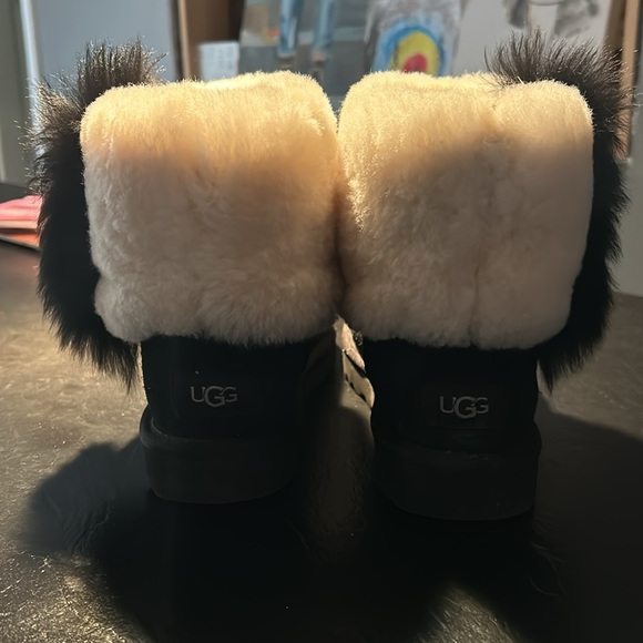 Uggs - Picture 3 of 11